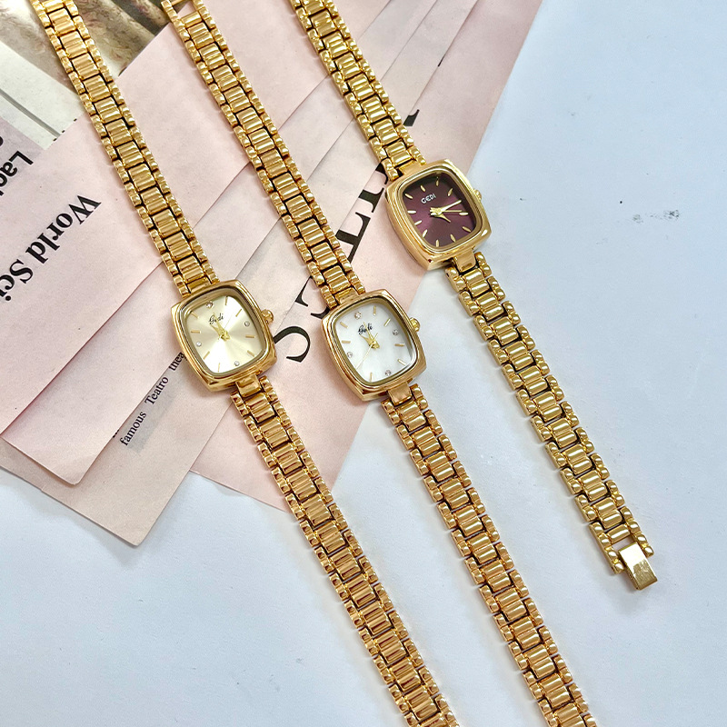 Marka Işık Lüks İzle Kadın Ret - Luxury Watch Brand For Women incelemesi ve fiyatı