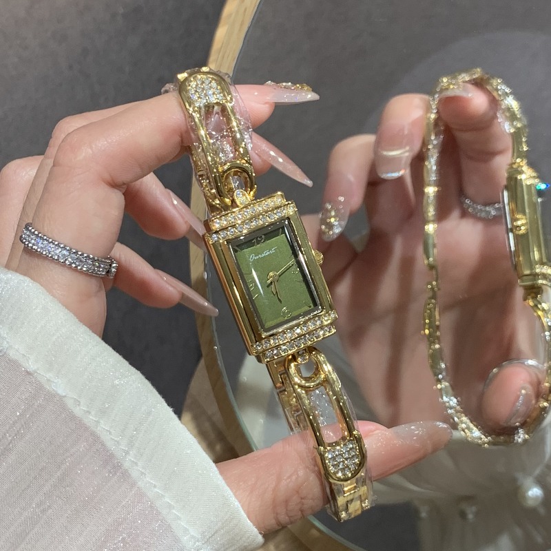 Küçük iğneli eski para stili e - Luxury Watch Value incelemesi ve fiyatı